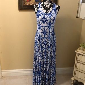 💙Michael Kors tile print sleeveless beautifully designed front split hem maxi